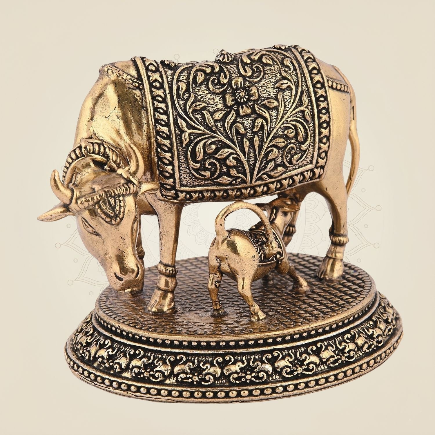 Kamdhenu Cow Idol 4" – Lightweight Brass Murti for Peace, Prosperity & Decor